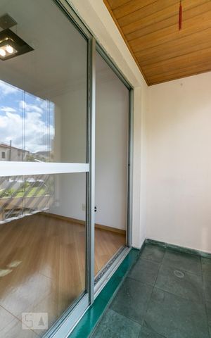 Apartamento para alugar com 76m², 3 quartos e 2 vagasVaranda