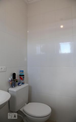 Casa de condomínio à venda com 128m², 3 quartos e 2 vagasBanheiro da Suíte