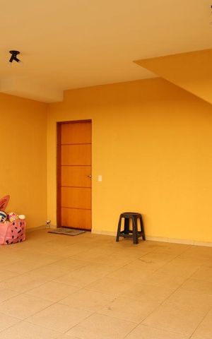 Casa de condomínio à venda com 128m², 3 quartos e 2 vagasGaragem