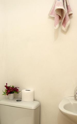 Casa de condomínio à venda com 128m², 3 quartos e 2 vagasLavabo