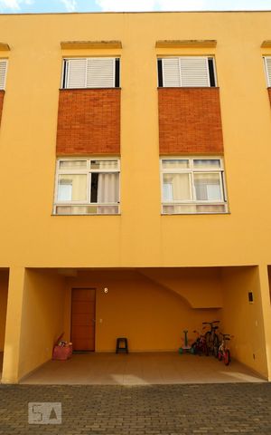 Casa de condomínio à venda com 128m², 3 quartos e 2 vagasFachada