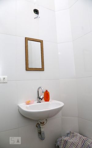 Casa de condomínio à venda com 128m², 3 quartos e 2 vagasBanheiro