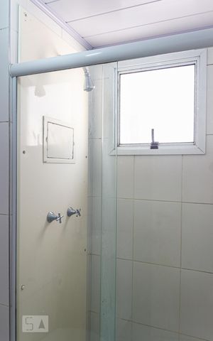 Apartamento para alugar com 70m², 2 quartos e 1 vaga Apartamento para alugar com 70m², 2 quartos e 1 vagaBanheiro da Suíte