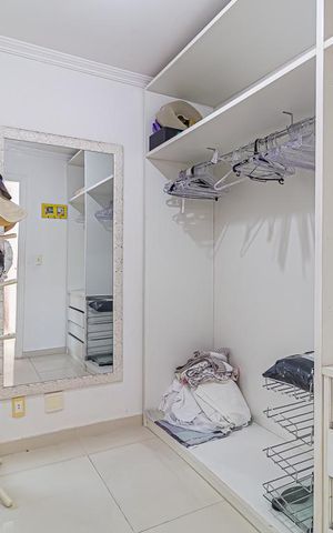 Apartamento para alugar com 80m², 2 quartos e 2 vagas Apartamento para alugar com 80m², 2 quartos e 2 vagasCloset do quarto 2