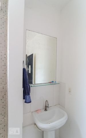 Casa à venda com 111m², 2 quartos e 1 vaga Casa à venda com 111m², 2 quartos e 1 vagaBanheiro Social