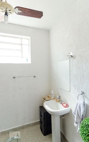 Casa à venda com 111m², 2 quartos e 1 vaga Casa à venda com 111m², 2 quartos e 1 vagaBanheiro Social 2