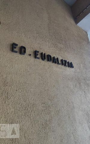 Apartamento para alugar com 67m², 2 quartos e sem vagaFachada