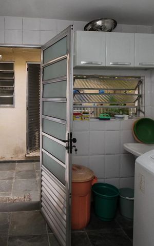 Casa à venda com 153m², 2 quartos e 3 vagas Casa à venda com 153m², 2 quartos e 3 vagasÁrea de Serviço