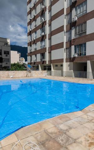 Apartamento à venda com 100m², 3 quartos e 1 vaga Apartamento à venda com 100m², 3 quartos e 1 vagaÁrea comum - Piscina