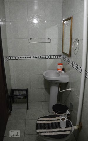 Casa para alugar com 200m², 3 quartos e 2 vagasBanheiro