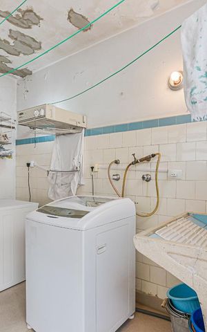 Casa à venda com 240m², 3 quartos e 2 vagas Casa à venda com 240m², 3 quartos e 2 vagasÁrea de Serviço