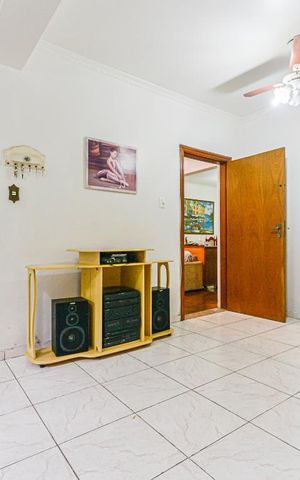 Casa à venda com 240m², 3 quartos e 2 vagas Casa à venda com 240m², 3 quartos e 2 vagasAnti Sala