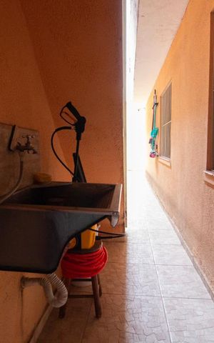 Casa à venda com 250m², 3 quartos e 2 vagas Casa à venda com 250m², 3 quartos e 2 vagasÁrea de Serviço