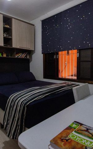 Casa à venda com 250m², 3 quartos e 2 vagas Casa à venda com 250m², 3 quartos e 2 vagasQuarto