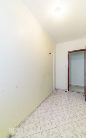 Casa à venda com 500m², 4 quartos e 8 vagas Casa à venda com 500m², 4 quartos e 8 vagasDespensa
