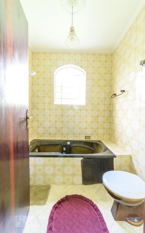 Casa à venda com 500m², 4 quartos e 8 vagas Casa à venda com 500m², 4 quartos e 8 vagasBanheiro Social 1