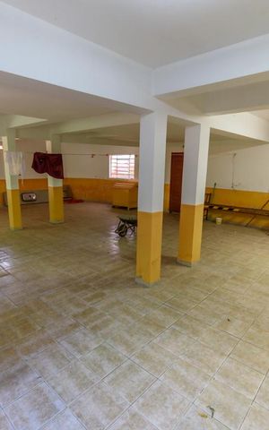 Casa à venda com 500m², 4 quartos e 8 vagas Casa à venda com 500m², 4 quartos e 8 vagasGaragem