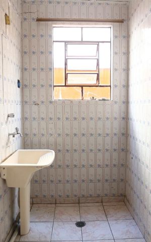Casa à venda com 81m², 3 quartos e 1 vagaÁrea de Serviço