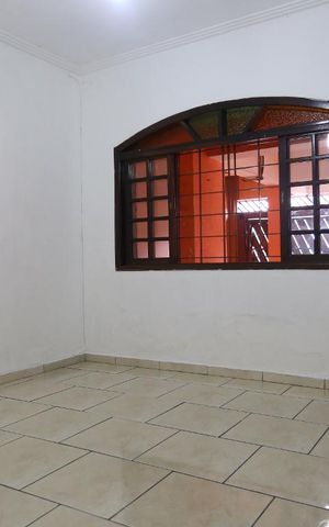 Casa à venda com 81m², 3 quartos e 1 vagaSala