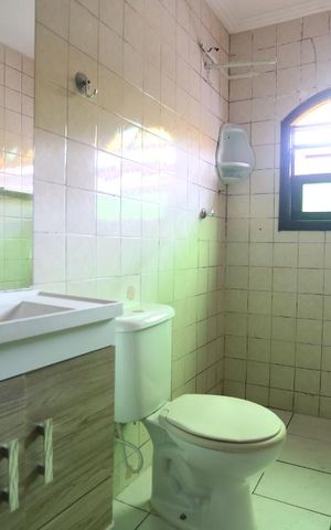 Casa à venda com 81m², 3 quartos e 1 vagaBanheiro