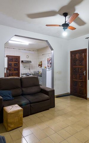 Casa à venda com 150m², 3 quartos e 7 vagasSala