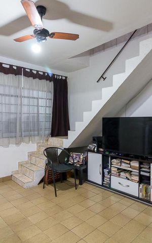 Casa à venda com 150m², 3 quartos e 7 vagasSala