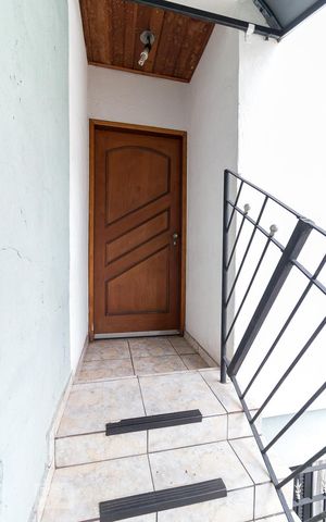 Casa à venda com 150m², 3 quartos e 7 vagasEntrada da casa