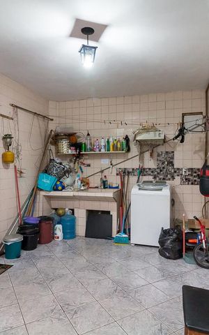 Casa à venda com 150m², 3 quartos e 7 vagasÁrea de serviço