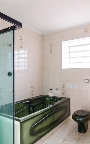 Casa à venda com 300m², 3 quartos e 2 vagasBanheiro da Suíte