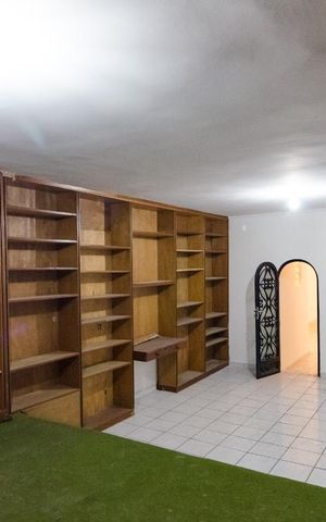 Casa à venda com 300m², 3 quartos e 2 vagasBiblioteca