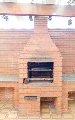 Casa à venda com 300m², 3 quartos e 2 vagasChurrasqueira