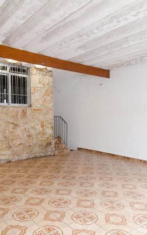 Casa à venda com 300m², 3 quartos e 2 vagasGaragem