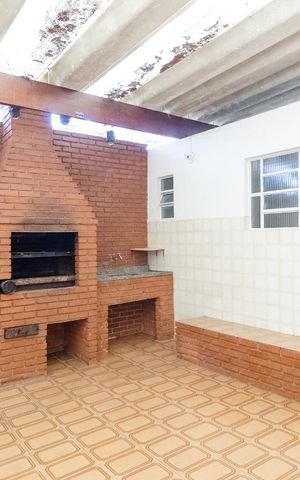 Casa à venda com 300m², 3 quartos e 2 vagasChurrasqueira