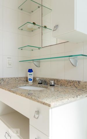 Apartamento à venda com 130m², 3 quartos e 3 vagas Apartamento à venda com 130m², 3 quartos e 3 vagasBanheiro do Quarto 2