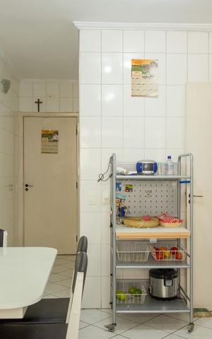 Apartamento à venda com 130m², 3 quartos e 3 vagas Apartamento à venda com 130m², 3 quartos e 3 vagasCozinha
