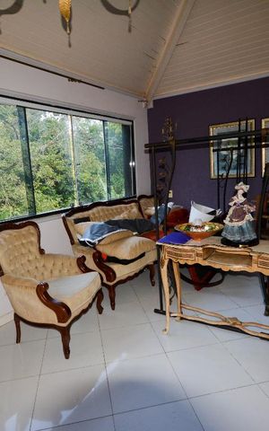 Casa à venda com 500m², 5 quartos e 4 vagas Casa à venda com 500m², 5 quartos e 4 vagasSótão