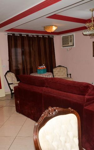 Casa à venda com 500m², 5 quartos e 4 vagas Casa à venda com 500m², 5 quartos e 4 vagasSala