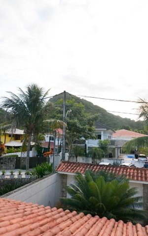 Casa à venda com 500m², 5 quartos e 4 vagas Casa à venda com 500m², 5 quartos e 4 vagasVista da Rua