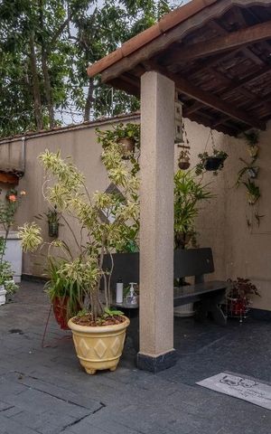 Casa de condomínio para alugar com 131m², 2 quartos e 2 vagas Casa de condomínio para alugar com 131m², 2 quartos e 2 vagasEntrada