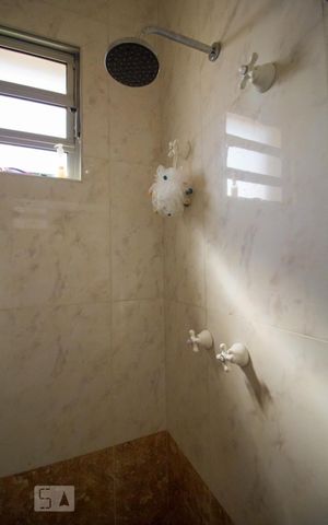 Casa à venda com 300m², 5 quartos e 3 vagas Casa à venda com 300m², 5 quartos e 3 vagasBanheiro Quarto 2 - Suíte