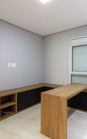 Apartamento para alugar com 220m², 3 quartos e 3 vagas Apartamento para alugar com 220m², 3 quartos e 3 vagasEscritório