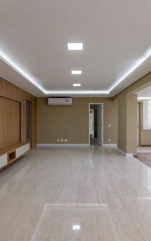 Apartamento para alugar com 220m², 3 quartos e 3 vagas Apartamento para alugar com 220m², 3 quartos e 3 vagasSala
