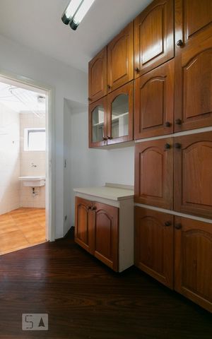 Apartamento para alugar com 77m², 3 quartos e 1 vagaDispensa