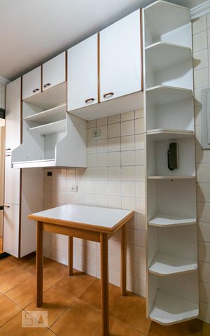 Apartamento para alugar com 77m², 3 quartos e 1 vagaCozinha - Armários