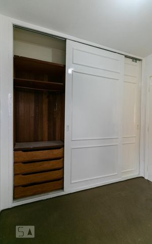 Apartamento para alugar com 77m², 3 quartos e 1 vagaQuarto 3 - Armários