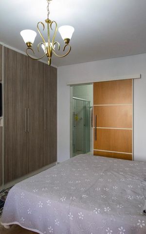 Casa à venda com 620m², 4 quartos e 2 vagas Casa à venda com 620m², 4 quartos e 2 vagasQuarto