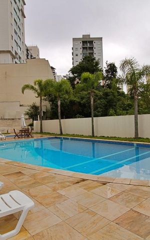 Apartamento à venda com 90m², 2 quartos e 2 vagas Apartamento à venda com 90m², 2 quartos e 2 vagasÁrea comum - Piscina