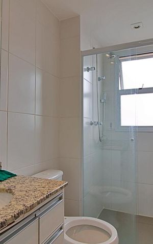 Apartamento à venda com 90m², 2 quartos e 2 vagas Apartamento à venda com 90m², 2 quartos e 2 vagasBanheiro da Suíte