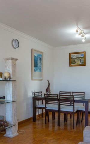 Apartamento à venda com 83m², 2 quartos e 1 vaga Apartamento à venda com 83m², 2 quartos e 1 vagaSala