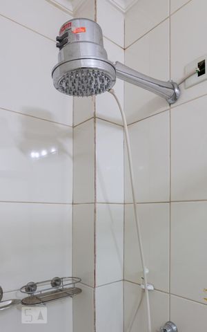 Apartamento à venda com 83m², 2 quartos e 1 vaga Apartamento à venda com 83m², 2 quartos e 1 vagaBanheiro Social